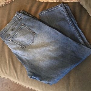 Boyfriend Capri Stretch Denim